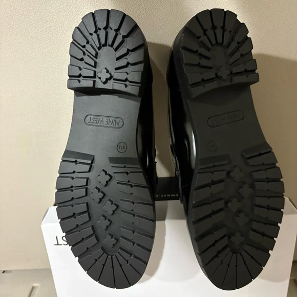 Nine West patent leather loafer - Picture 2 of 4